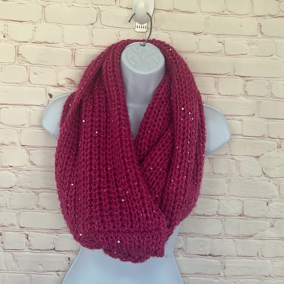 Fuchsia pink wrap sequins bling crochet scarf - Picture 4 of 7